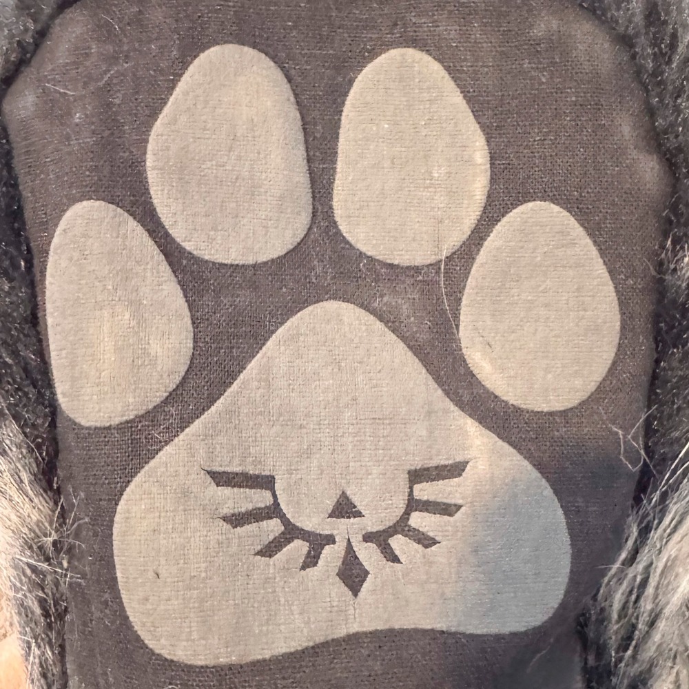 SpiritHoods Grey Wolf Faux Fur Hood Scarf With Paw Mittens - Picture 3 of 11